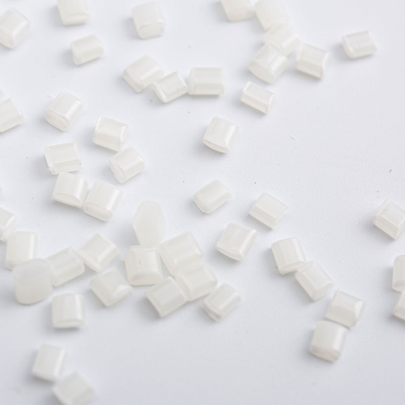 ハロゲンフリー難燃性低煙密度PA66プラスチックペレット